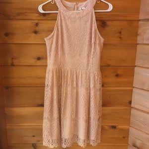Country chic Pinky dress- NWT SIZE M